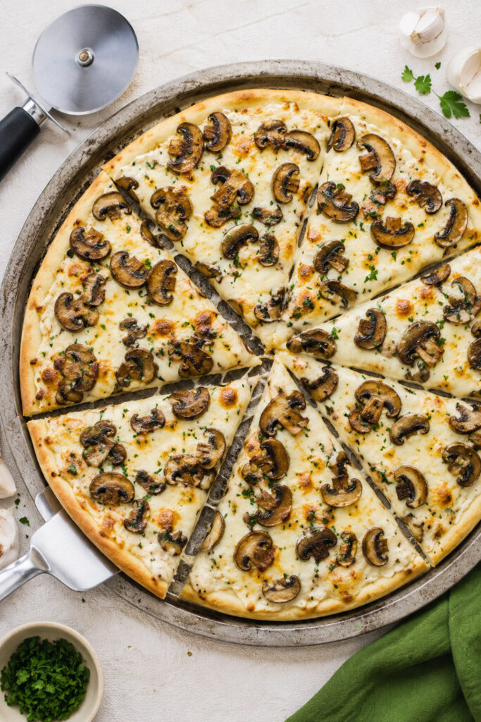 garlic mushroom white pizza recipe